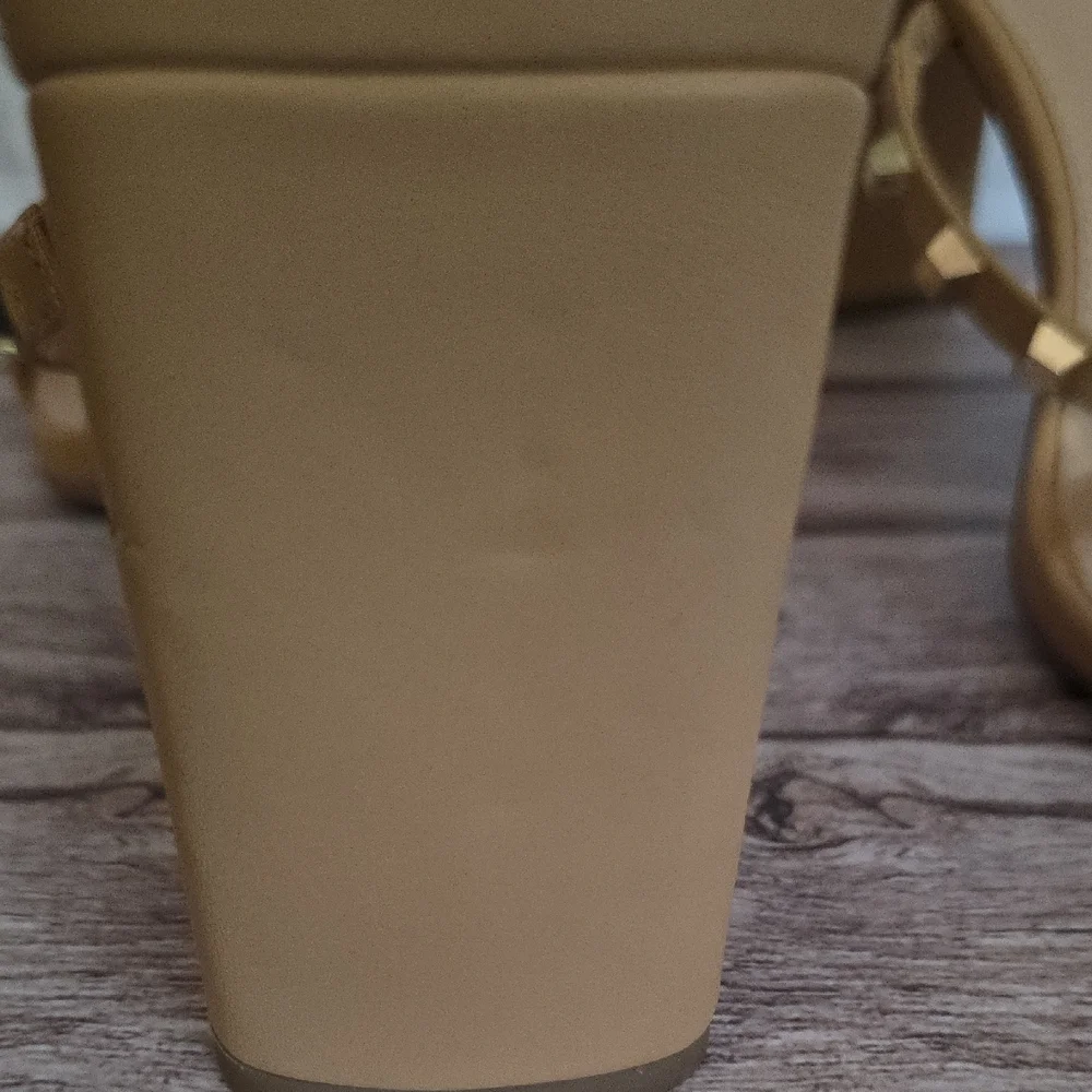 THE DROP Neutral Tan Gold Studded Strappy Heeled Sandals Size 9 - Picture 13 of 13